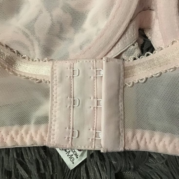 38D Pink Lace Fruit of the Loom Under wire Bra EUC - Picture 3 of 4